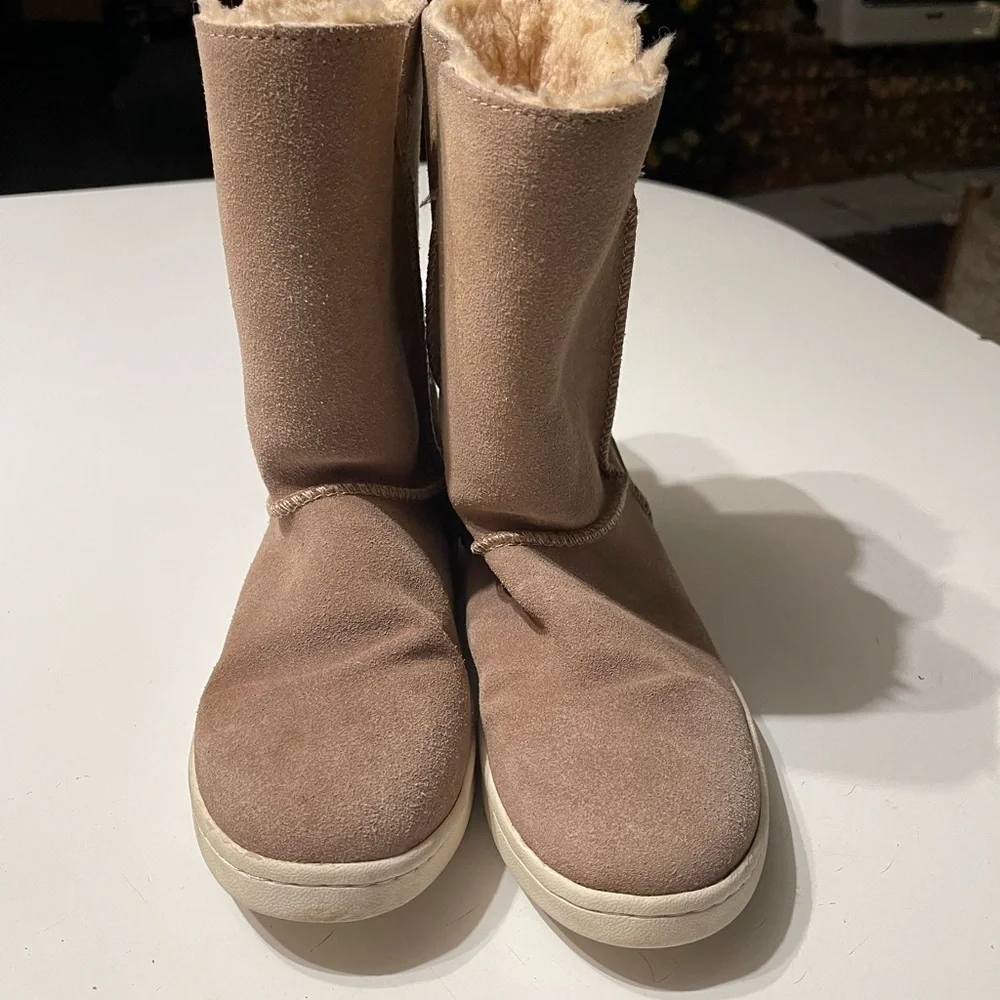 BearPaw Delaney Suede Wool Blend Sneaker Boots - Women's Size 6